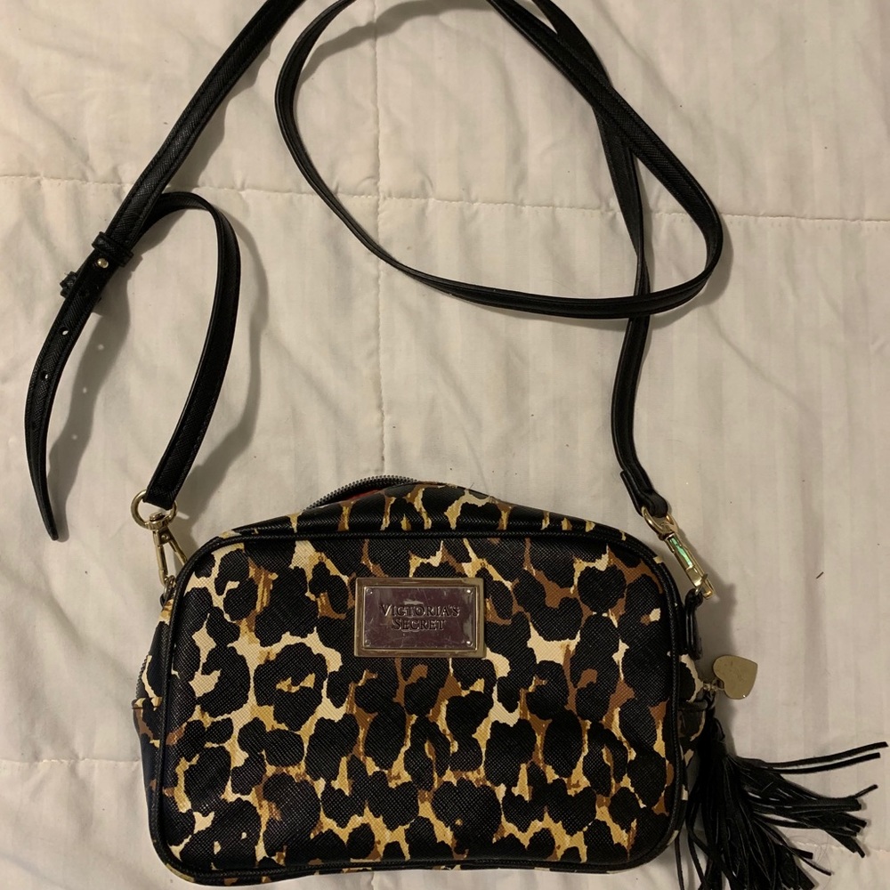 Victoria’s Secret Cheetah leopard Crossbody bag - Picture 1 of 4